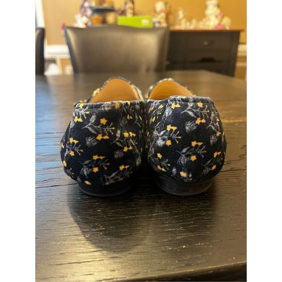 CAbi Carnaby Blue Velvet Floral Preppy Loafers sz 7.5 EUC - Picture 5 of 7